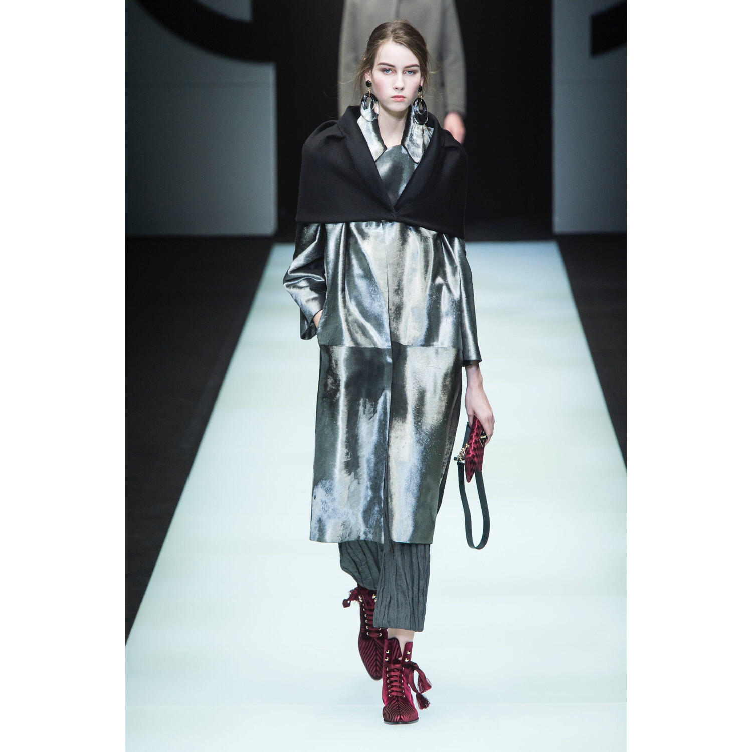 Фото Giorgio Armani Fall 2018 Ready-to-Wear , Джорджо Армани осень зима 2018 , Fashion show , неделя моды в Милане , MFW , Mainstyles